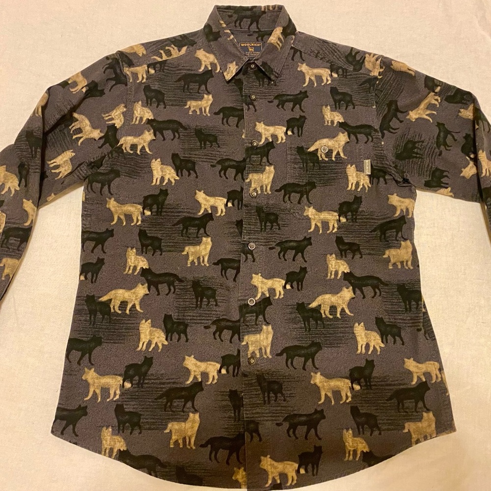 Vintage WOOLRICH Flannel Shirt Men’s Size Medium Wolf Pattern Retro